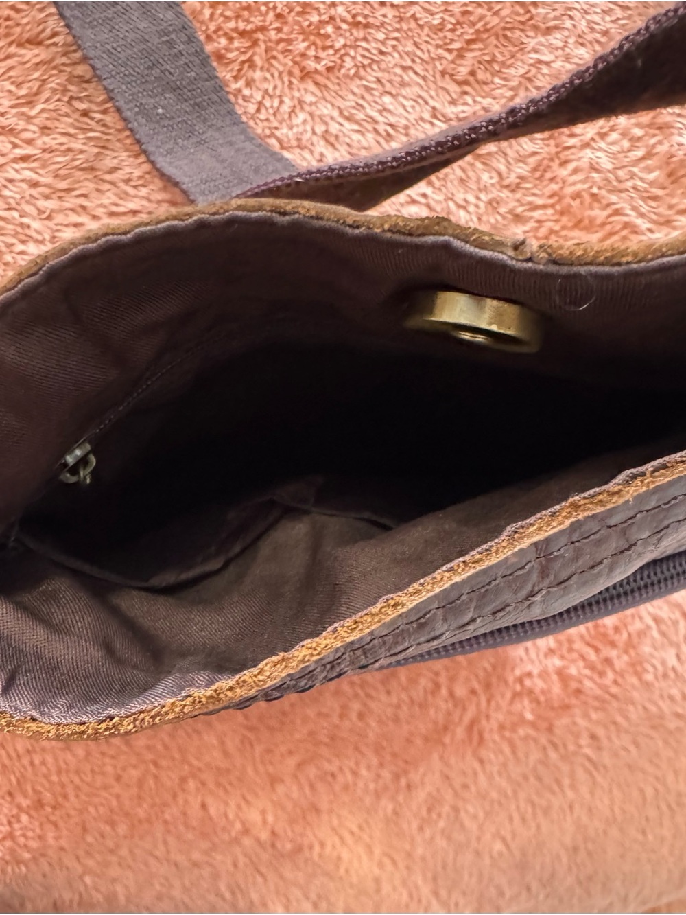 Men's Brown Leather Messenger Crossbody Bag - Picture 9 of 16